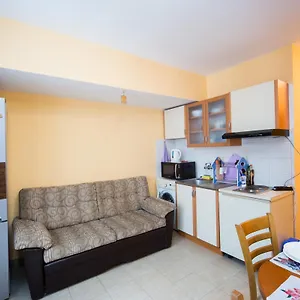 https://aleks-top-center.sozopol-hotels.com